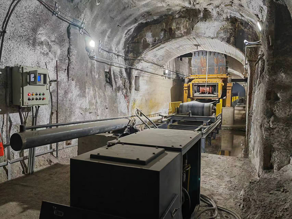 全自動（dòng）皮帶機液壓（yā）拉緊