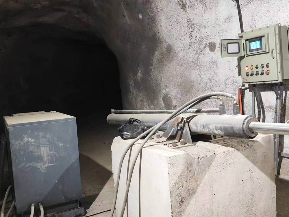 全自動皮帶機液壓拉（lā）緊